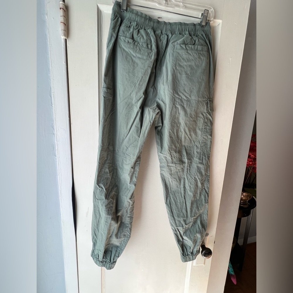 Sweaty Betty Quinn Cargo Ankle Pants Joggers M - Picture 9 of 10